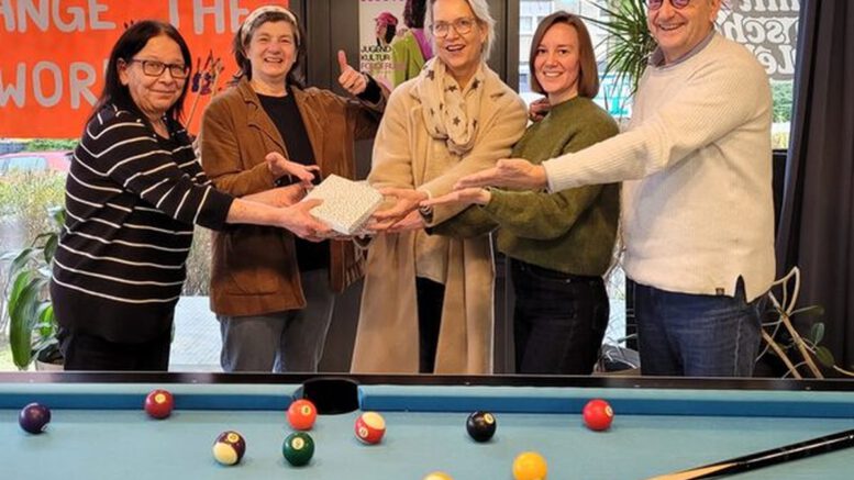 Stadtteilfest im Schelmengraben übergibt 1.752 Euro an Kinder- und Jugendtelefon