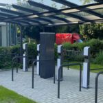 Überdachte Fahrradstation am Elsässer Platz ergänzt Parkhaus um Ladeangebote und Service
