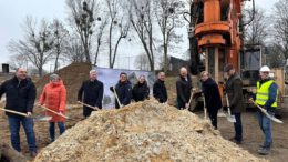 Wiesbaden legt Grundstein für vierzügige Grundschule mit Zweifeldhalle Wiesbaden legt Grundstein für vierzügige Grundschule mit Zweifeldhalle